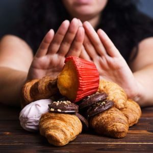 جددى معلوماتك – يجب الإمتناع عن تناول الحلويات عند اتباع ريجيم لتخفيف الوزن!