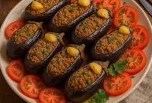 الباذنجان الملفوف باللحمة المفرومة