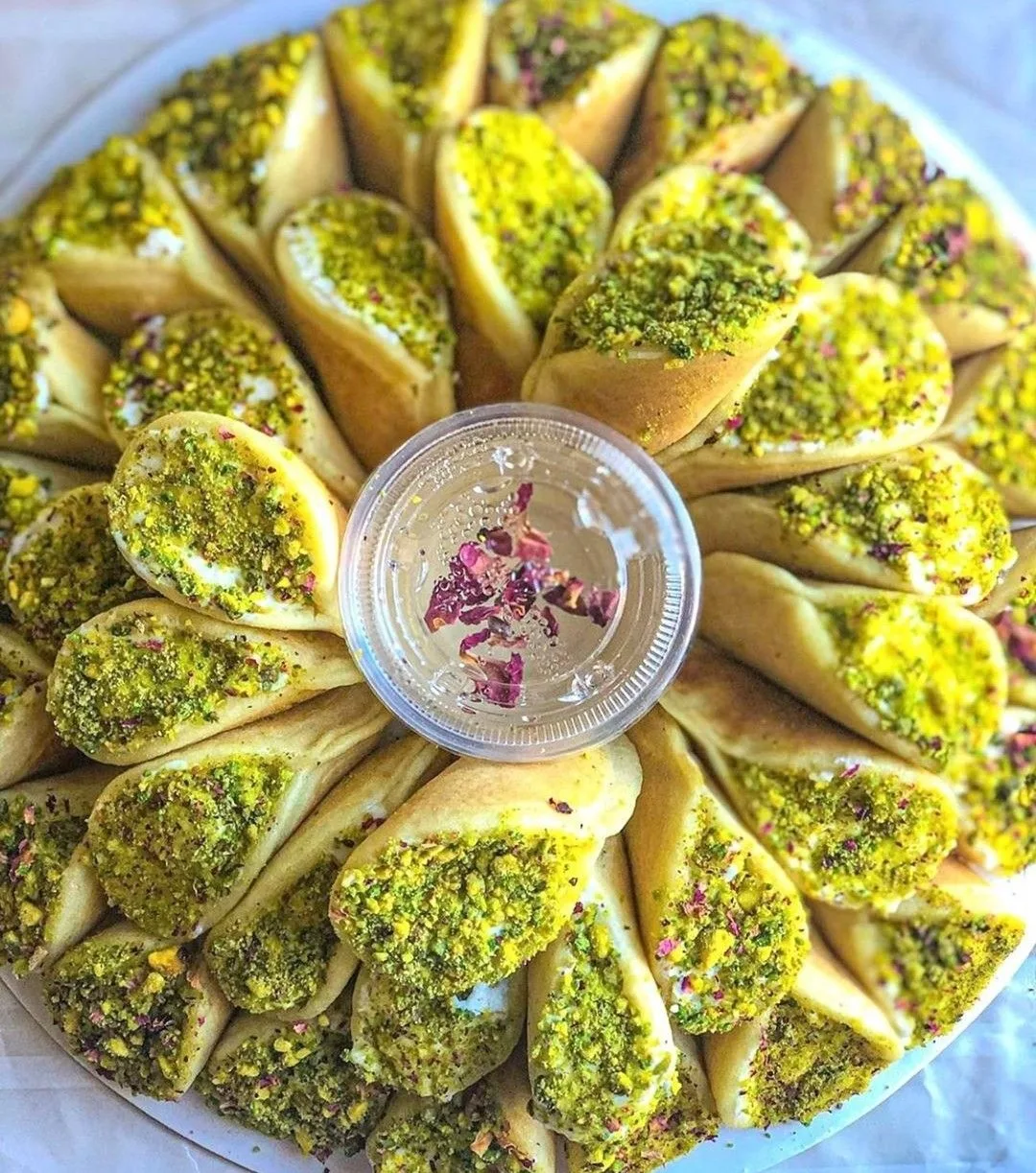 قطايف بالفستق الحلبي
