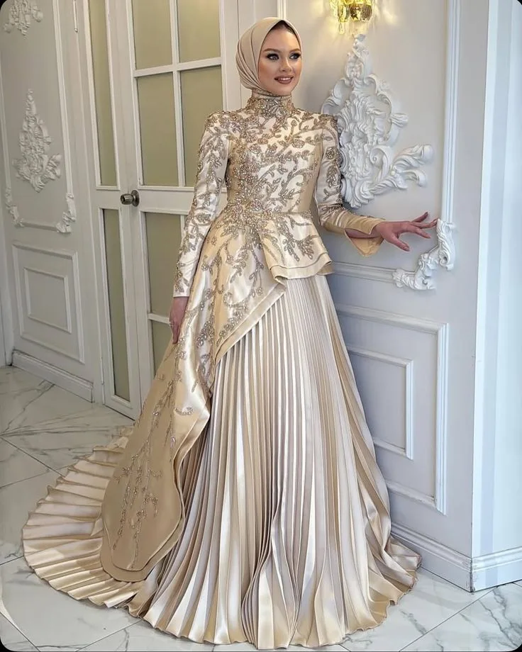  فساتين سهرة رقيقة تناسب المحجبات
