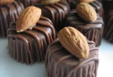 بسكويت بالشيكولاتة واللوز اللذيذ