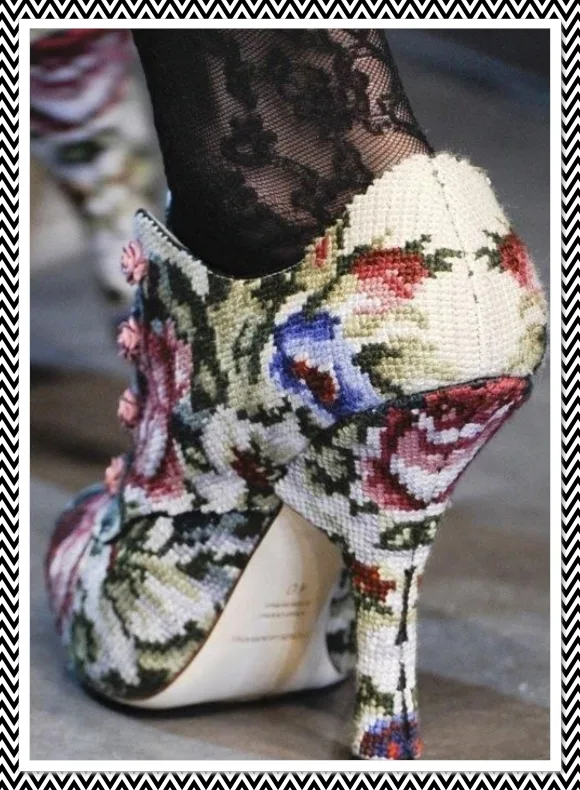 أحذية مطرزة بغرزة الكنافاه (26)