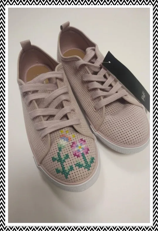 أحذية مطرزة بغرزة الكنافاه (33)