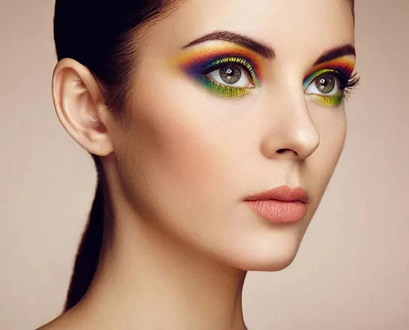 ألوان الظل المناسبة لإخفاء الهالات السوداء