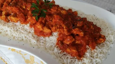 الدجاج والرز بالصلصة