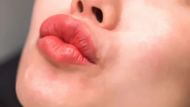 العناية بالشفاه الطبيعية