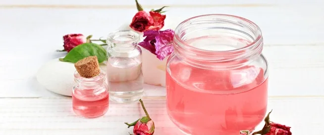 فوائد ماء الورد للبشرة