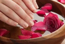 فوائد ماء الورد للبشرة