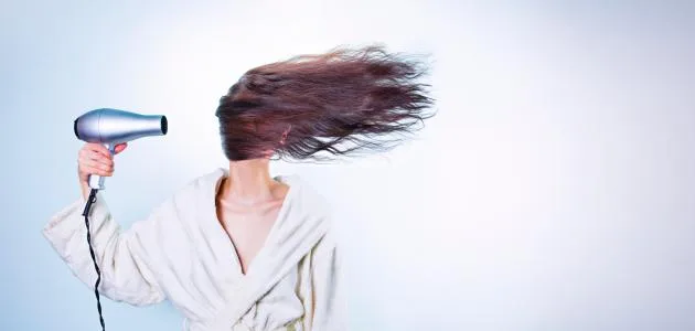 تجفيف الشعر بعد الاستحمام