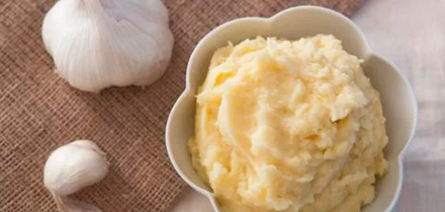 خلطة الثوم والعسل لكثافة الشعر