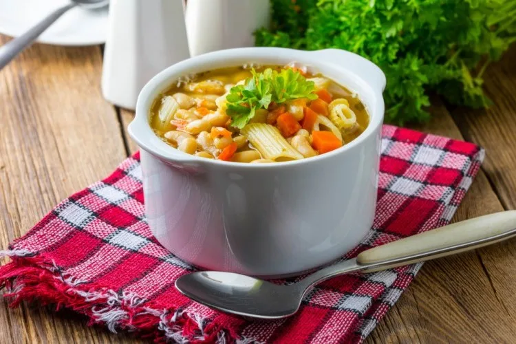 شوربة الخضراوات بالمكرونة