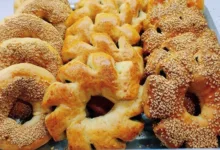 فطائر بالعجوة والسمسم