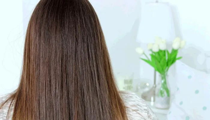 فرد الشعر بزيت الخروع