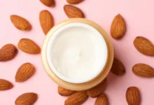 قناع اللوز لبشرة بيضاء