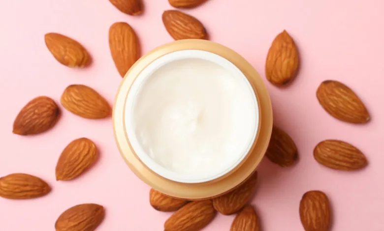 قناع اللوز لبشرة بيضاء