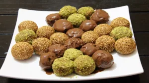 كرات التمر بالبسكويت