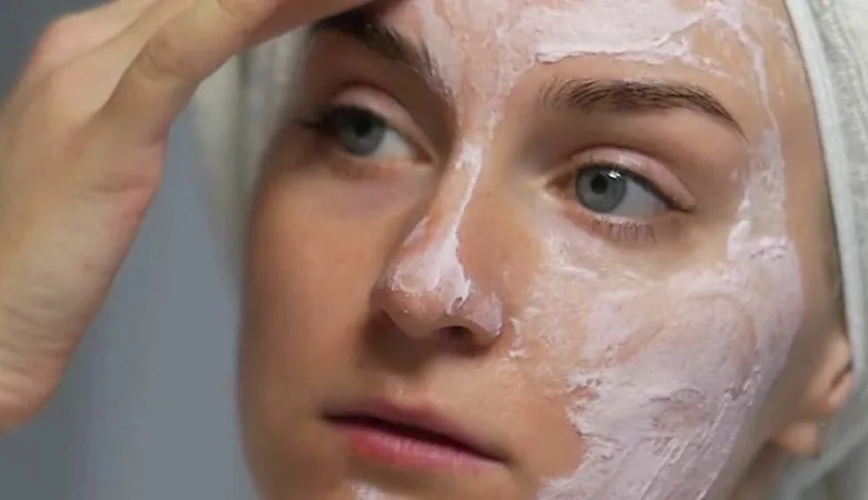 ماسك النشا وماء الورد