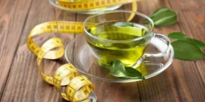 مشروب الشاي الأخضر لتقليل السمنة