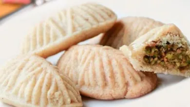 معمول التمر والمكسرات