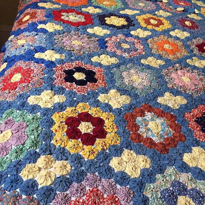 مفارش سرير من زهور اليويو