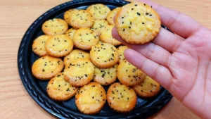 بسكوت الكركم وجبن الشيدر