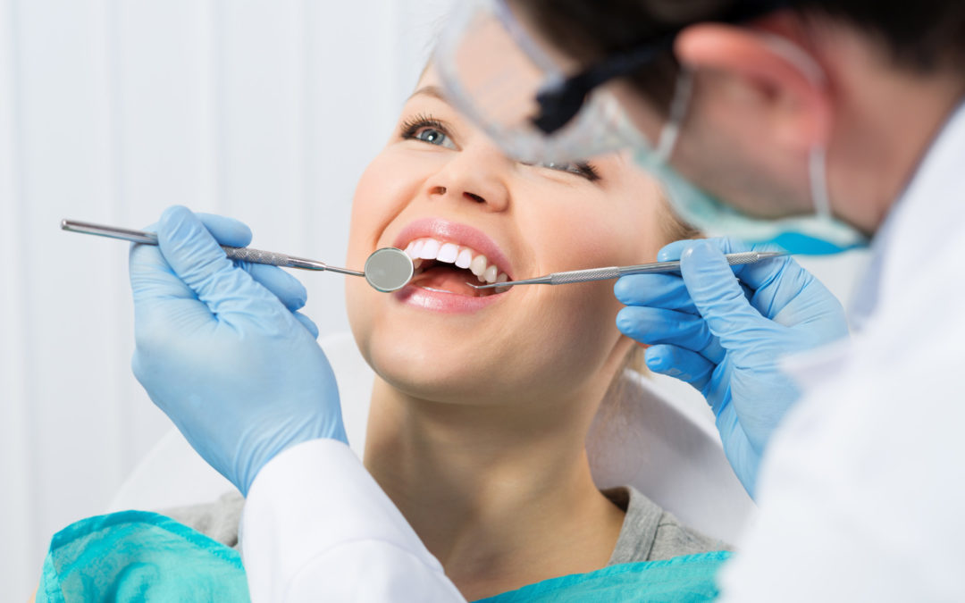 المتابعة مع دكتور الأسنان أحد أسباب الحفاظ على أسنان صحية