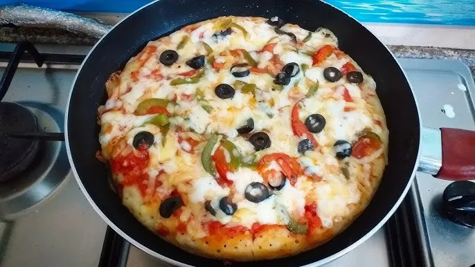 طريقة عمل بيتزا سهلة بدون فرن