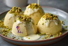 طريقة عمل حلى السميد اللذيذة بالحليب والفستق خطوة بخطوة في المطبخ