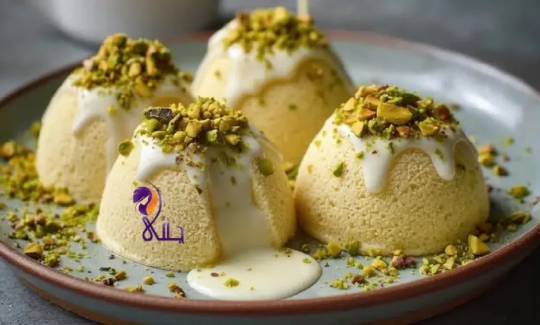 طريقة عمل حلى السميد اللذيذة بالحليب والفستق خطوة بخطوة في المطبخ
